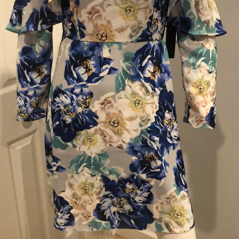 NWOT Cynthia Steffe floral cold shoulder dress - Picture 4 of 8